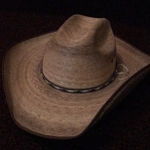 Jason Aldean cowboy hat